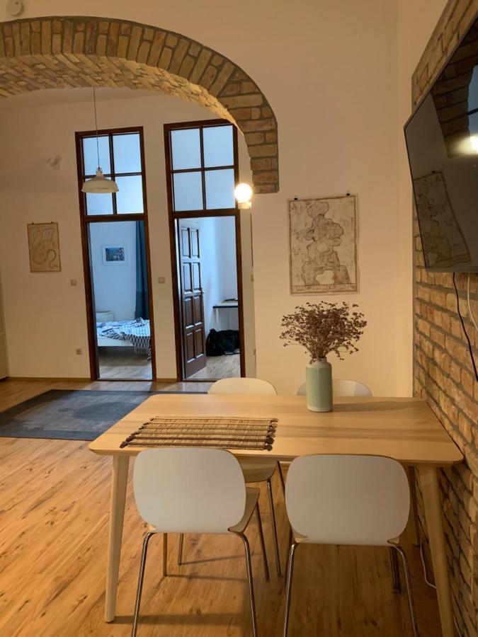 French Touch Apartment With Free Parking Budapest Exteriör bild
