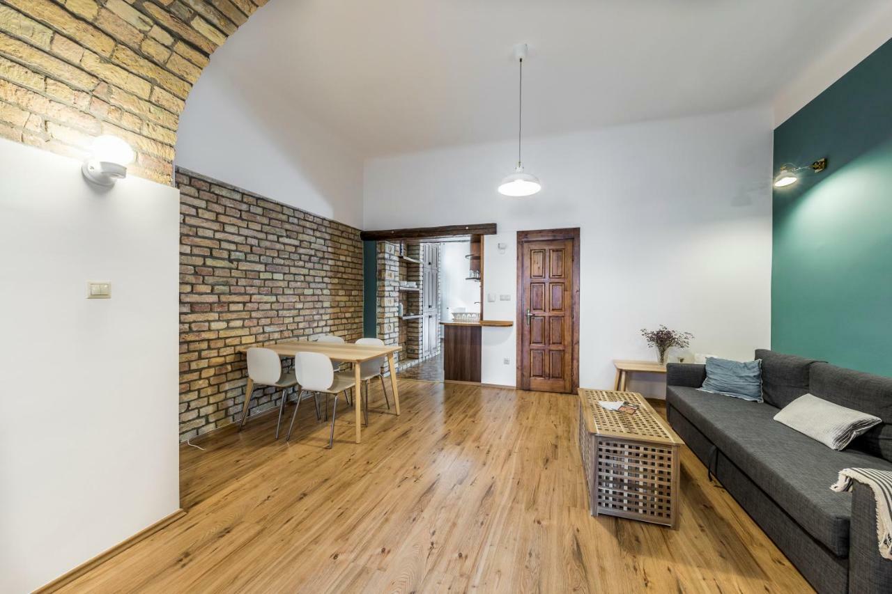 French Touch Apartment With Free Parking Budapest Exteriör bild